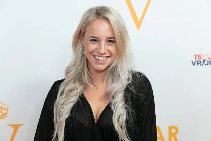 Demira van der Zeeuw Biography: Age, Husband, Children, Songs, Net Worth, YouTube, Marriage