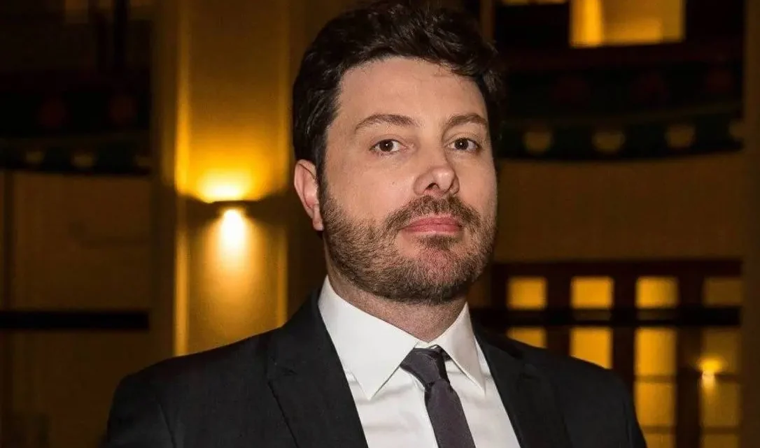 Danilo Gentili Biography: Age, Wife, Net Worth, Height, Movies & TV Shows, Awards, Sister, Parents