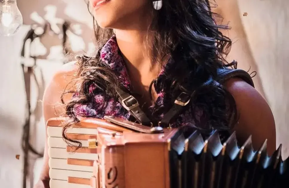 Lucy Alves Biography: Age, Girlfriend, Net Worth, Height, Movies & TV Shows, Songs, Awards