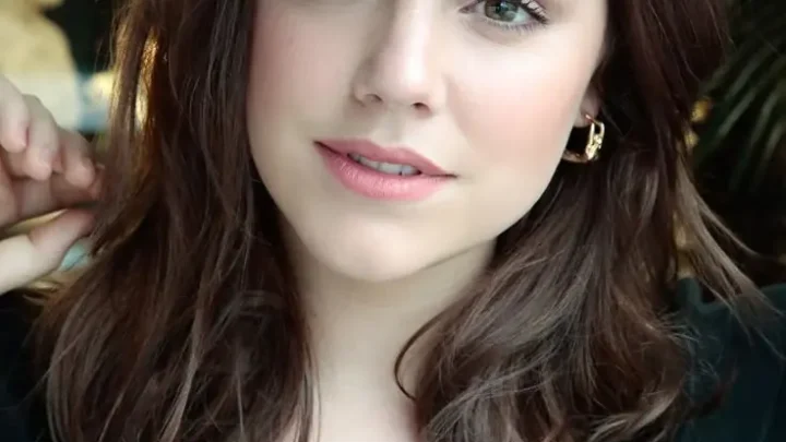 Alice Wegmann Biography: Height, Net Worth, Parents, Brother, Boyfriend, Movies & TV Shows, Age