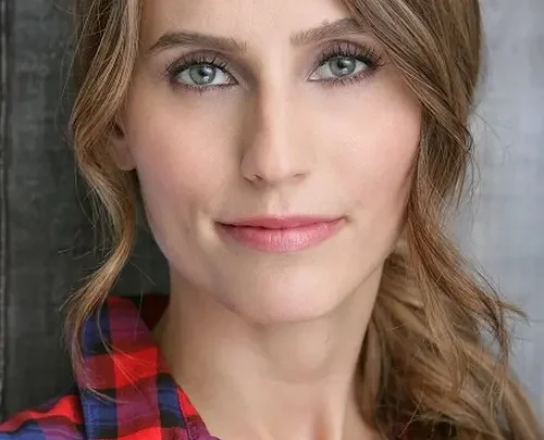 Danielle Demski Biography: Husband, Age, Height, Net Worth, Children, Parents, Career