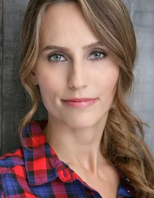 Danielle Demski Biography: Husband, Age, Height, Net Worth, Children, Parents, Career