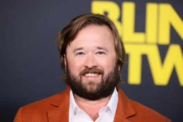 Haley Joel Osment Biography: Age, Height, Net Worth, Parents, Sister, Movies & TV Shows, Awards, Wife