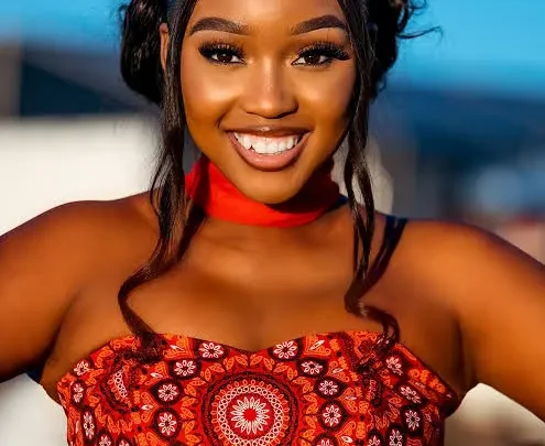 Nelisiwe Sibiya Biography: Age, Husband, Net Worth, Height, Songs, Parents, Career, Sister
