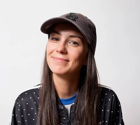 Amy Shark Biography: Net Worth, Age, Height, Husband, Songs, Albums, Awards, Parents
