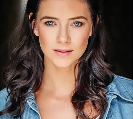 Brittany Hockley Biography: Net Worth, Age, Height, Husband, Parents, Siblings, Books