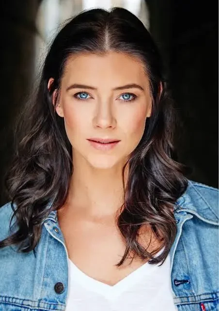 Brittany Hockley Biography: Net Worth, Age, Height, Husband, Parents, Siblings, Books