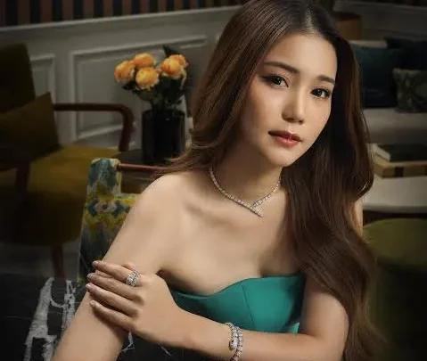 Jessica Wang Biography: Age, Husband, Net Worth, Kids, Height, Parents, Fashion, Blog