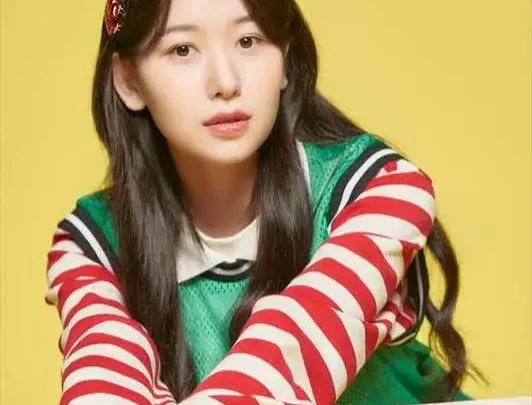 Momona Kasahara Biography: Age, Net Worth, Height, Sisters, Boyfriend, Instagram, Movies, Songs