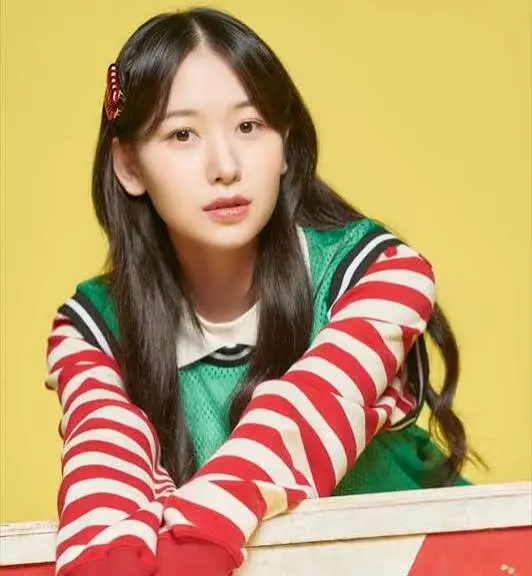 Momona Kasahara Biography: Age, Net Worth, Height, Sisters, Boyfriend, Instagram, Movies, Songs