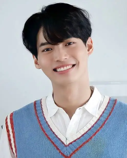 Metawin Opas-iamkajorn Biography: Age, Height, Net Worth, Girlfriend, Movies, Parents, Siblings, Series