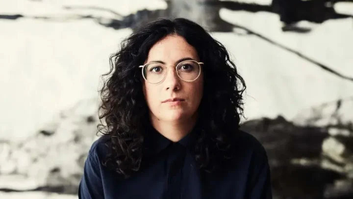 Alexandra Stréliski Biography: Age, Boyfriend, Net Worth, Height, Albums, Parents, Sister