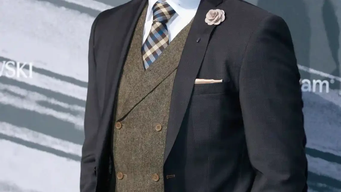 Martin Compston Biography: Wife, Age, Children, Net Worth, Height, Movies & TV Shows, Parents, Brother