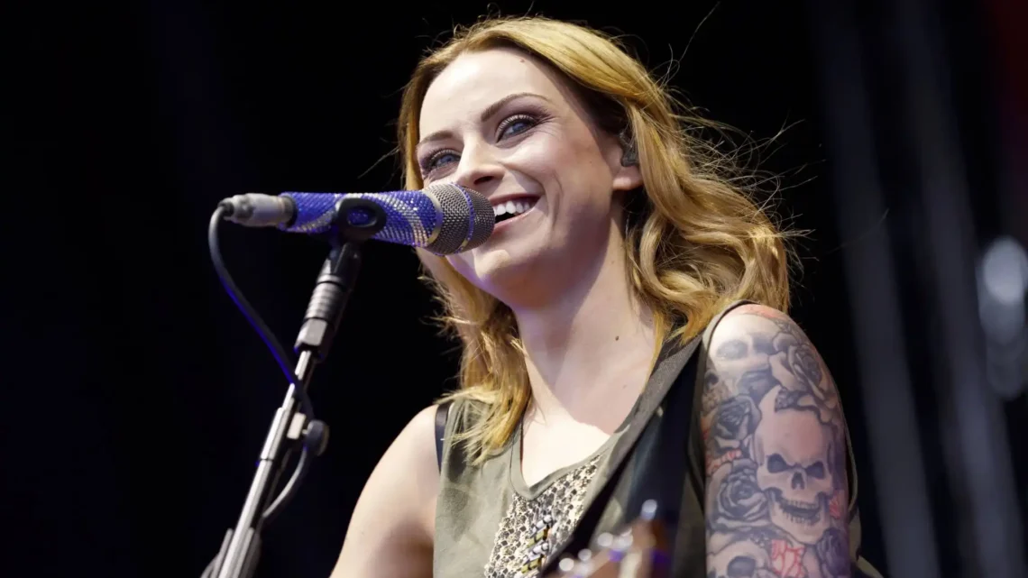 Amy Macdonald Biography: Husband, Age, Net Worth, Height, Songs, Albums, Parents, Sister