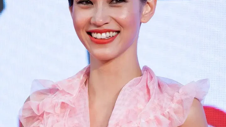 Kiko Mizuhara Biography: Age, Husband, Net Worth, Height, Movies, Parents, Fashion Line, Sister