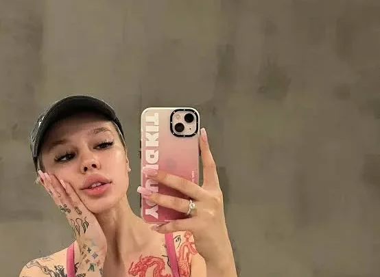 Instasamka Biography: Age, Husband, Net Worth, Height, Songs, Controversy, Real Name