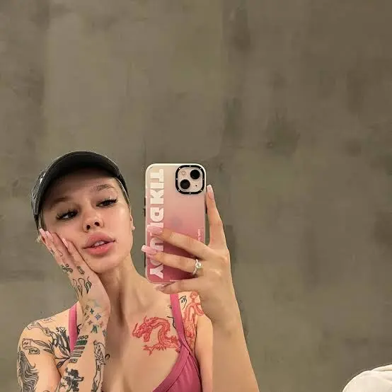 Instasamka Biography: Age, Husband, Net Worth, Height, Songs, Controversy, Real Name