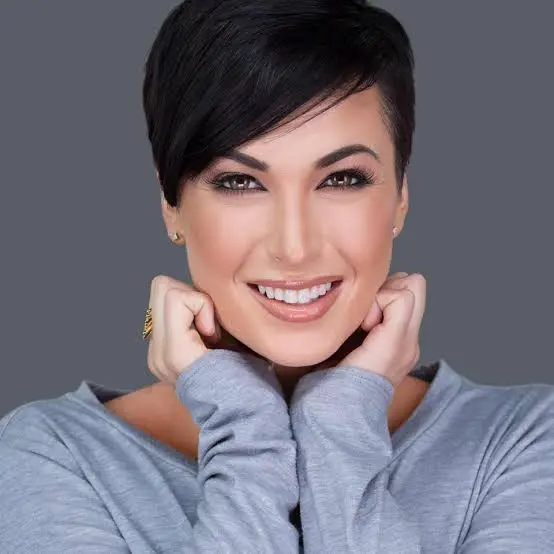 Zahra Elise Biography: Age, Net Worth, Navy, Boyfriend, Height, Parents, Instagram, Business