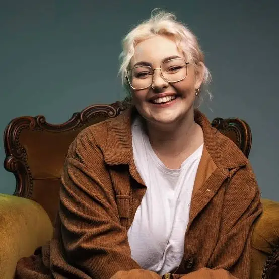 Bella Taylor Smith Biography: Age, Fiancé, Songs, Net Worth, Height, The Voice, Albums, Parents