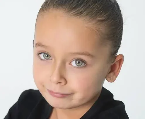 Chelsea Correia Biography: Age, Net Worth, Boyfriend, Height, Parents, Career, Photography, Design