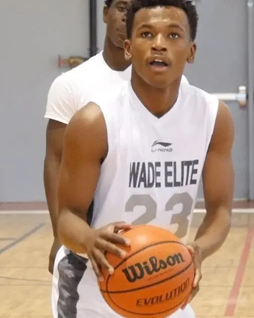 Dahveon Morris Biography: Age, Net Worth, Girlfriend, Height, Parents, Career