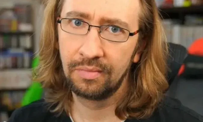 Maximilian Dood Biography: Wife, Age, Net Worth, Height, Parents, Sister, Games, YouTube