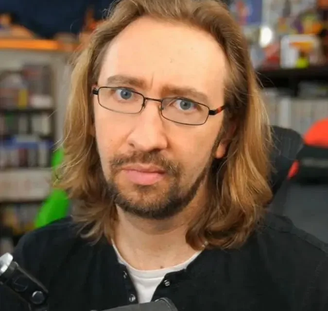 Maximilian Dood Biography: Wife, Age, Net Worth, Height, Parents, Sister, Games, YouTube