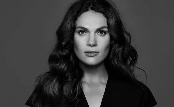 Anna Drijver Biography: Age, Husband, Net Worth, Height, Children, Movies, Shows, Parents