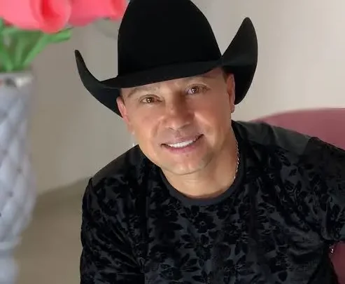 Giovanny Ayala Biography: Age, Wife, Son, Net Worth, Height, Songs, Brothers