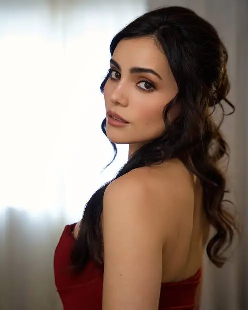 Andrea Londo Biography: Age, Boyfriend, Net Worth, Height, Movies, Birthplace, TV Shows