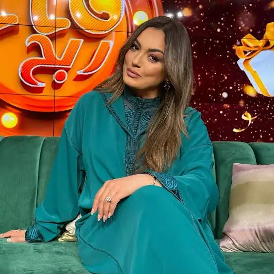 Yasmine Ammari Biography: Age, Husband, Son, Net Worth, Height, Songs, Father