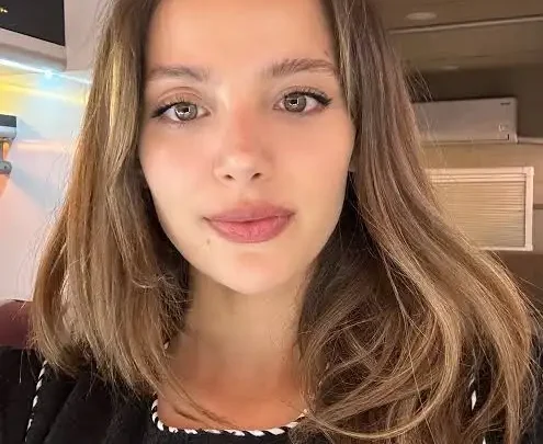 Leyla Tanlar Biography: Age, Boyfriend, Net Worth, Height, Parents, Movies & TV Shows, Instagram