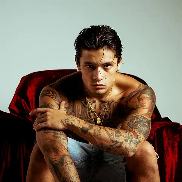 Emirhan Çakal Biography: Age, Girlfriend, Net Worth, Height, Parents, Songs, Albums, Sister