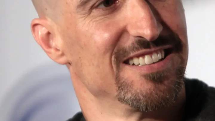 Scott Menville Biography: Parents, Films, Net Worth, Wife, Nationality, Children, Songs, Height, Awards, YouTube