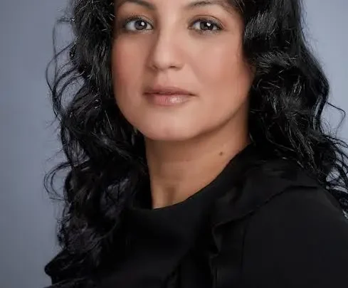 Sana Akroud Biography: Age, Husband, Net Worth, Height, Sister, Daughter, Movies & TV Shows, Career