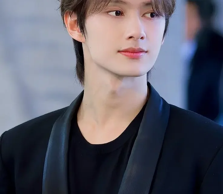 Wen Junhui Biography: Age, Songs, Parents, Instagram, Girlfriend, Religion, Net Worth, Height