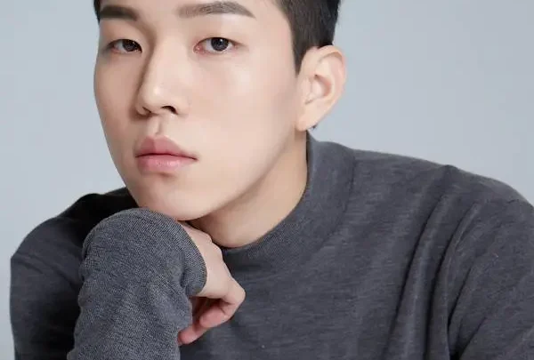 Yoo In-soo Biography: Age, Height, Girlfriend, Net Worth, Films, Parents, Nationality, Instagram