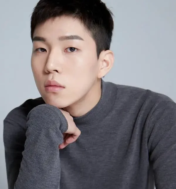 Yoo In-soo Biography: Age, Height, Girlfriend, Net Worth, Films, Parents, Nationality, Instagram