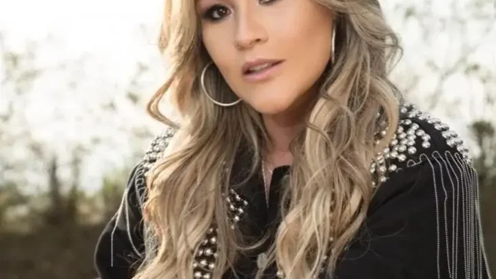 Francy la Voz Popular de América Biography: Age, Net Worth, Songs, Father, Husband, Height, Career, YouTube