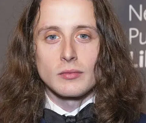 Rory Culkin Biography: Age, Wife, Net Worth, Movies & TV Shows, Height, Siblings