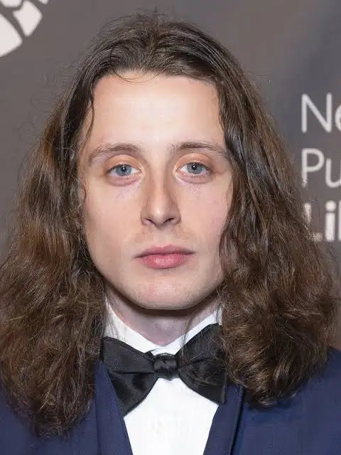 Rory Culkin Biography: Age, Wife, Net Worth, Movies & TV Shows, Height, Siblings