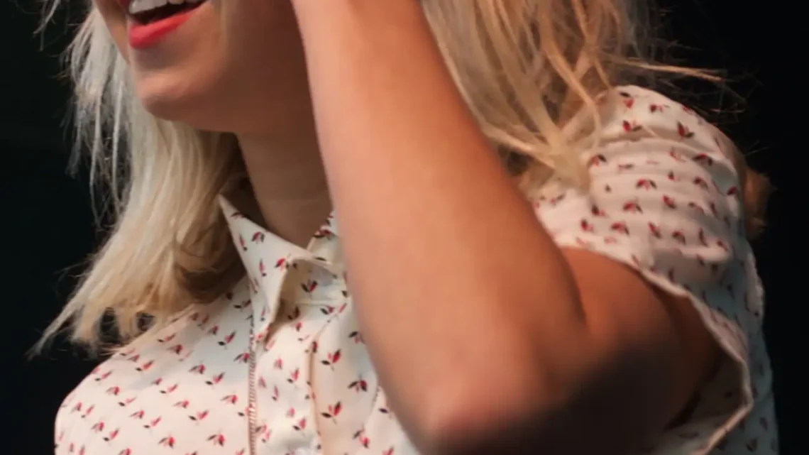 Ashleigh Ball Biography: Net Worth, Real Name, Age, Songs, Husband, Facebook, Nationality, Instagram