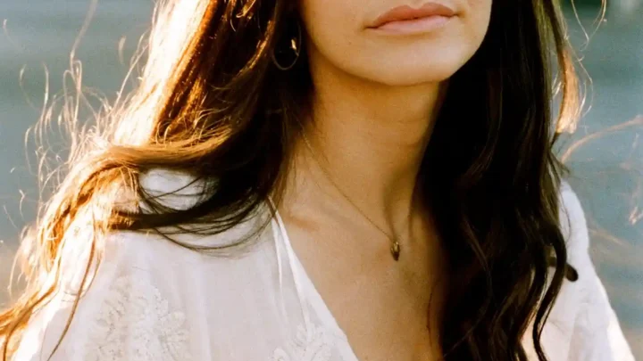 Lindsey Kraft Biography: Age, Boyfriend, Net Worth, Movies & TV Shows, Height, Career, Music