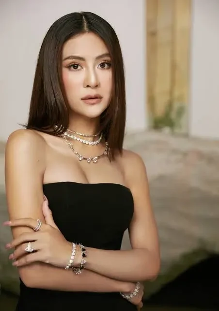 Hà Nhi Biography: Net Worth, Age, Boyfriend, Songs, Siblings, Height, YouTube, Nationality, Facebook