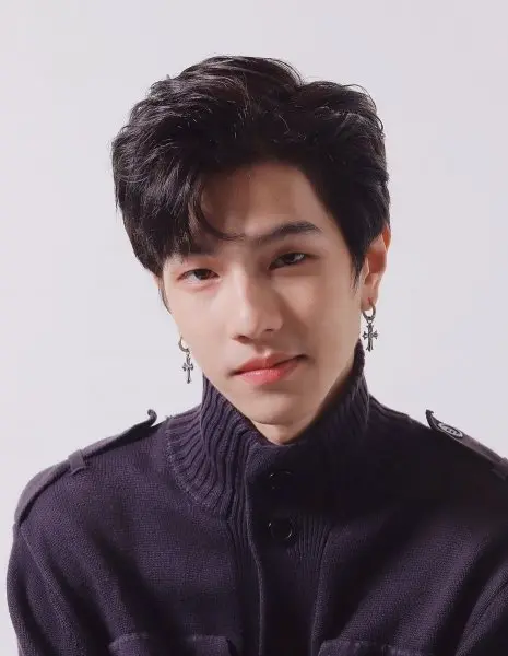 Pond Khunnapat Biography: Age, Religion, Girlfriend, Instagram, Net Worth, Parents, Nationality, Brother, YouTube