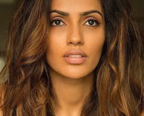 Akshara Gowda Biography: Age, Net Worth, Movies, Career, Arrambam, Instagram, Husband, Height
