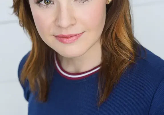 Shelley Regner Biography: Husband, Age, Net Worth, Height, Movies, Parents, Sister