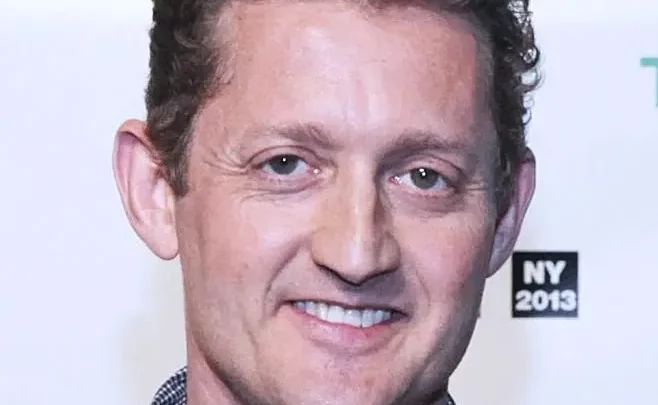 Alex Winter Biography: Wife, Age, Children, Net Worth, Height, Parents, Movies & TV Shows, Career