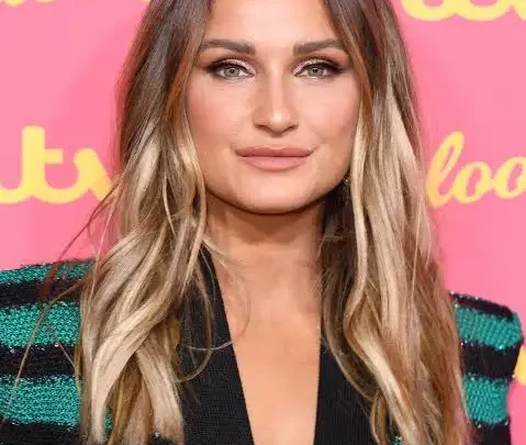 Sam Faiers Biography: Partner, Age, Children, Net Worth, Height, Parents, Siblings, TV Shows, Business