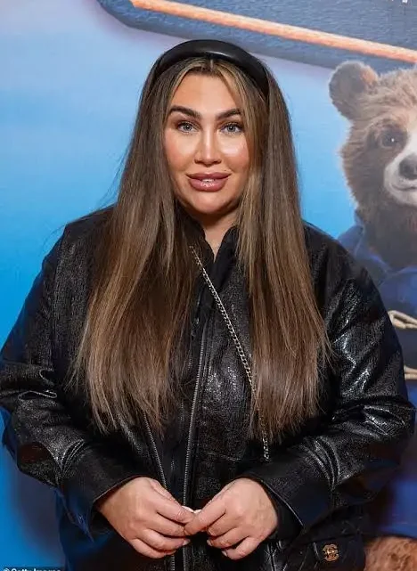 Lauren Goodger Biography: Boyfriend, Age, Daughter, Net Worth, Height, Parents, TOWIE, Instagram